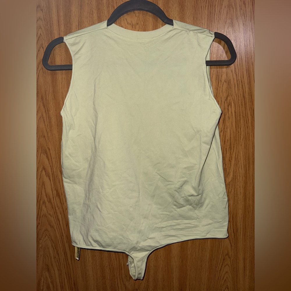 SKIMS ⭐️ Light Greenish/Tan Sleeveless Bodysuit. NWOT